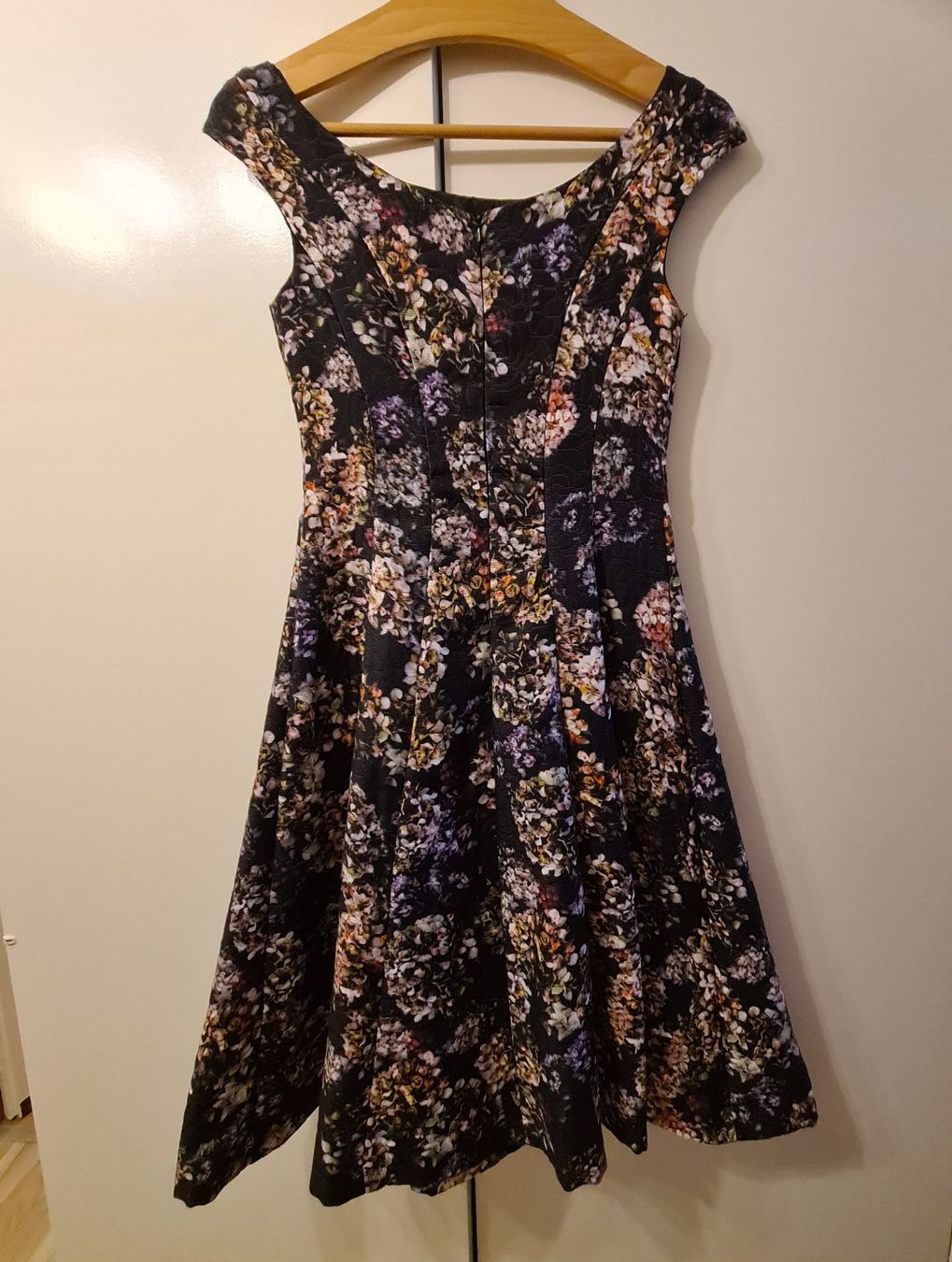 Phase Eight Vestiti: Kleid von Phase Eight mit Blumenmuster – Nuovo (secondo la descrizione) da Lyss venduto da Nordlicht_03 2