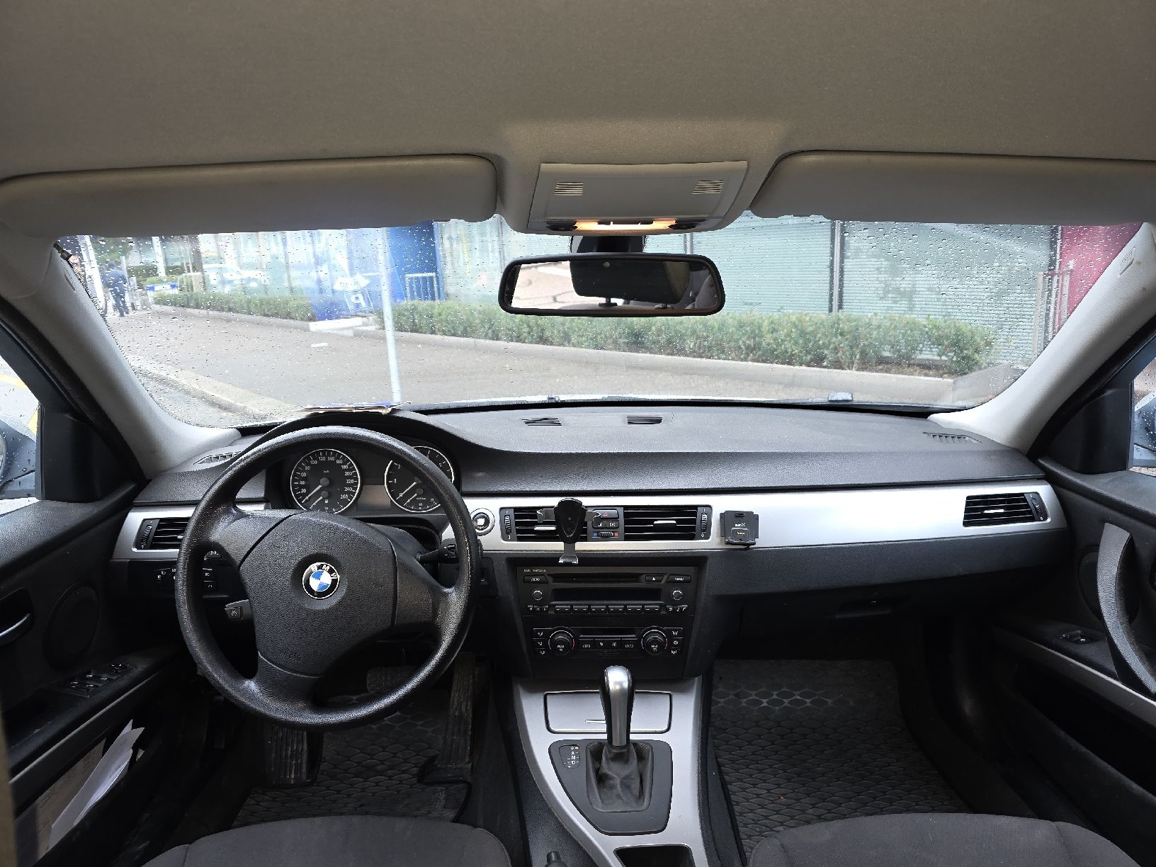 BMW Automobili: bmw 320i Touring- Automat - Mit MFK – Usato da Basel venduto da abc_9mwp 6