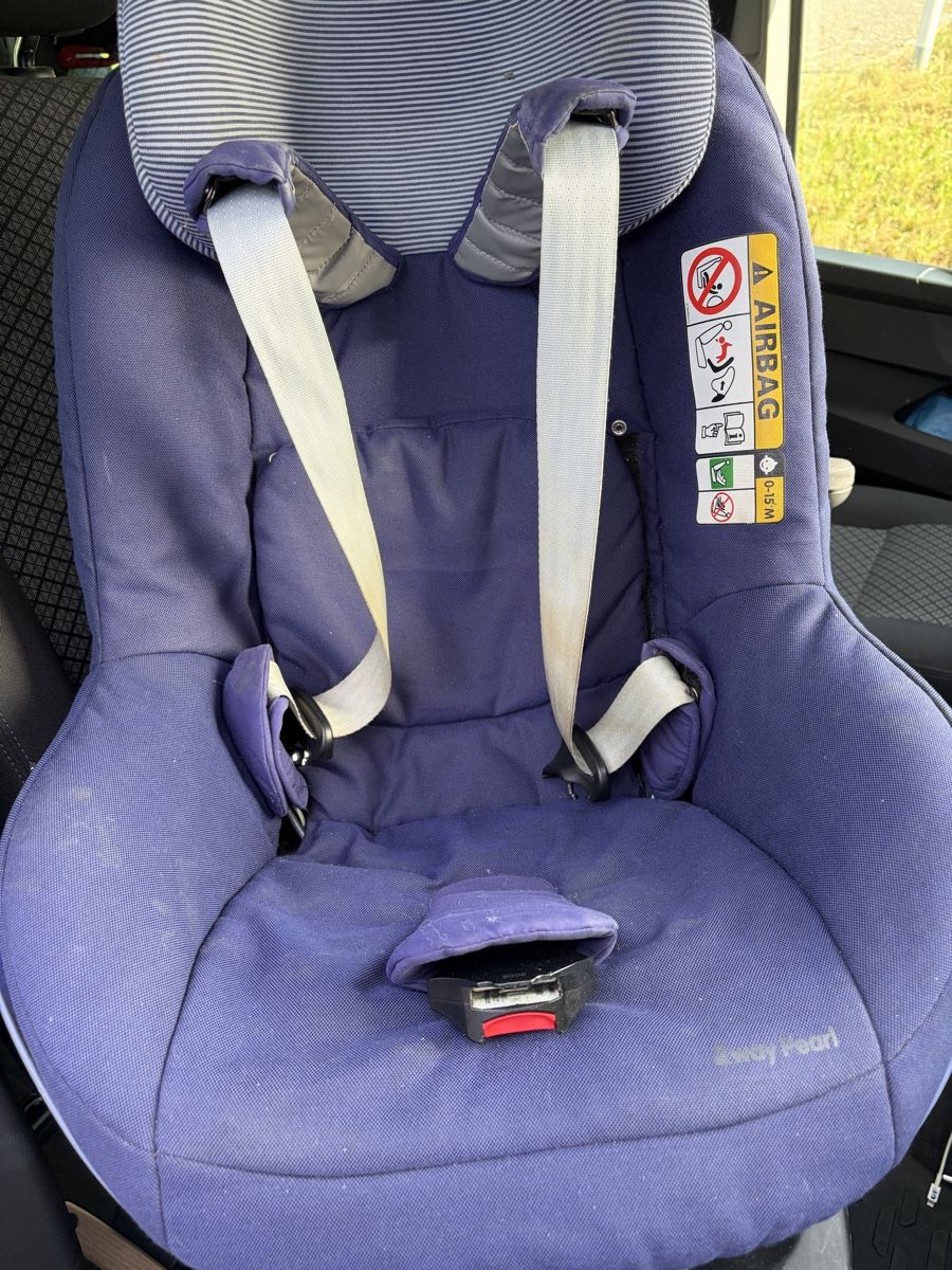 Maxi-Cosi Auto-Kindersitze: älterer Kindesitz 2wayPearl & Basisstation 2wayFix – Gebraucht aus Mittelhäusern von Musiculus 1
