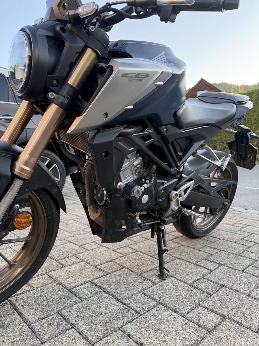 Honda Strasse: Honda CB125R Defekt – Defekt aus Appenzell von B-Quick 6