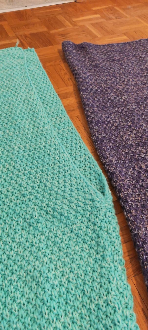 Coperte: 2 Meerjungfrau Decken gestrickt, 120 cm lang – Usato da Effretikon venduto da jeb_l9k5 1
