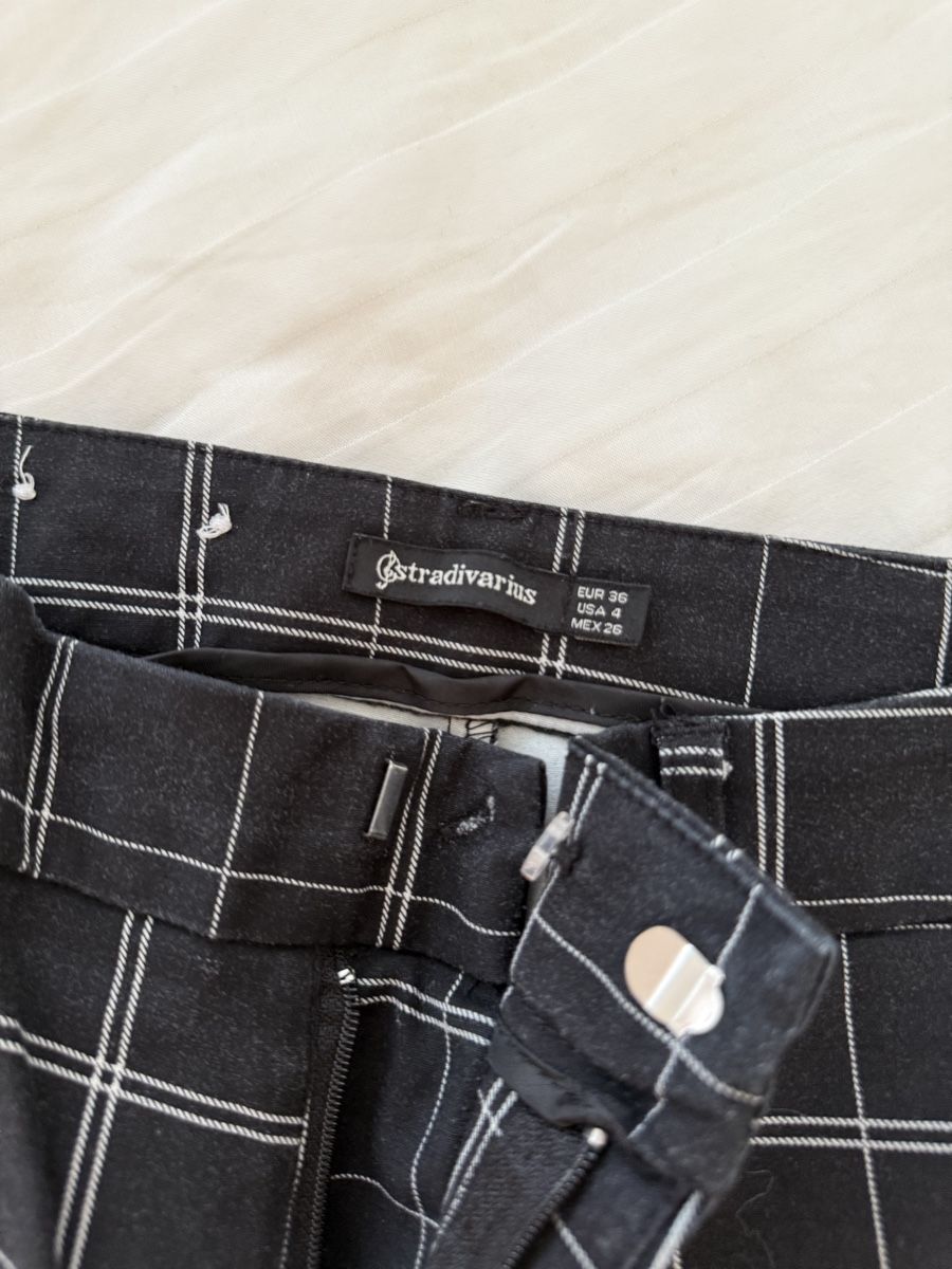 Stradivarius Hosen: Stylische Stoffhose von Stradivarius – Gebraucht aus Volketswil von habibeoez 2