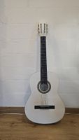 Schöne weisse Gitarre CK150 MSA