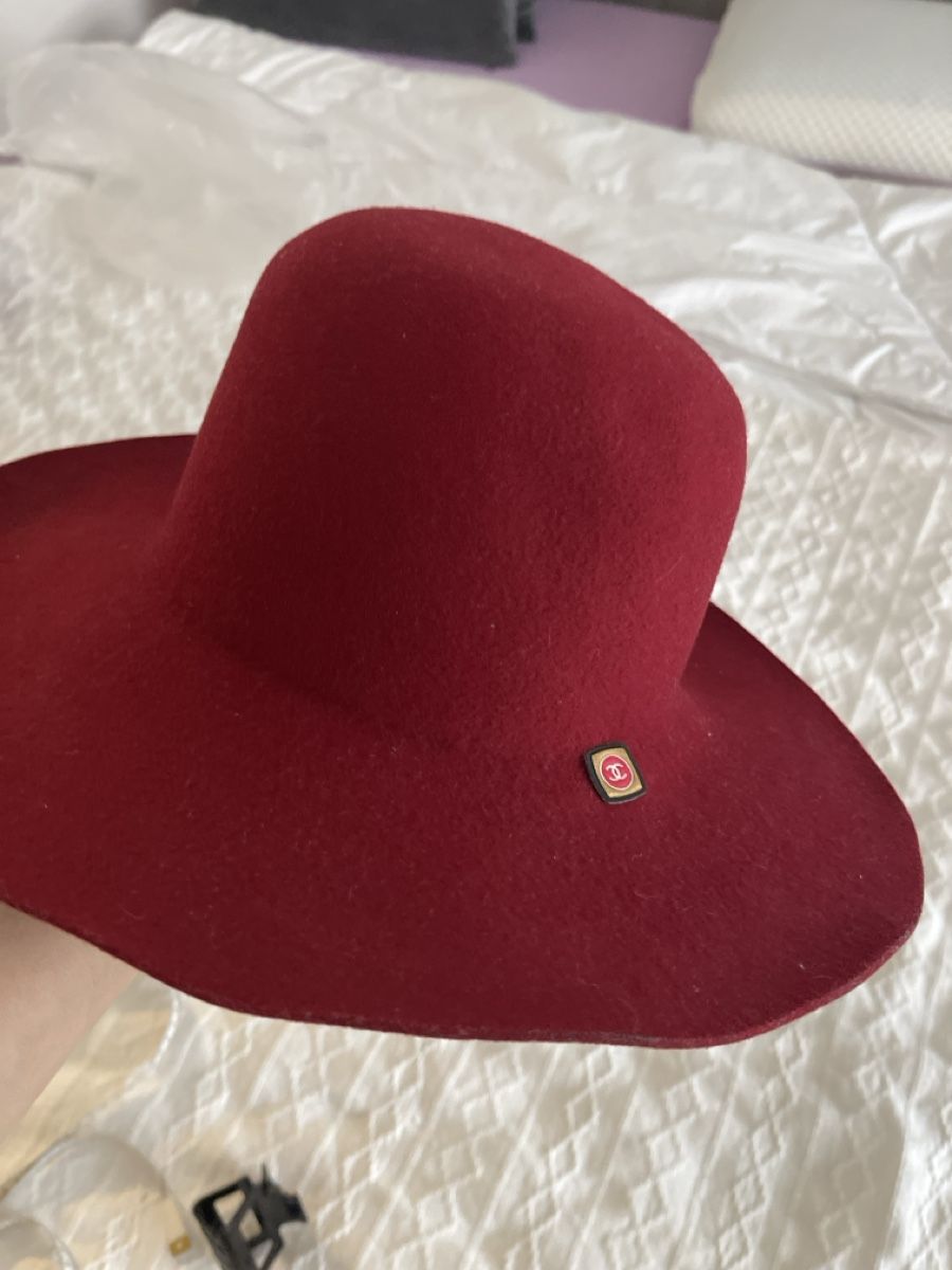 Copricapi, berretti & cappellini: Burgundy Wool Hat - Chic Style – Usato da Winterthur venduto da shp_xcc5 1