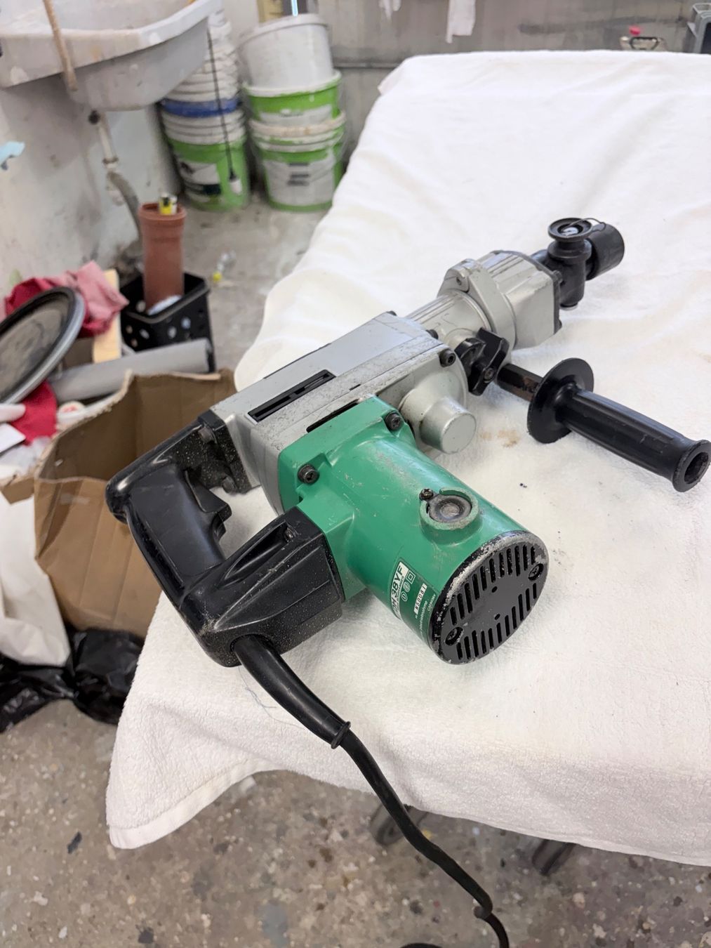 Hitachi Trapani: Hitachi Abbruchhammer DH38YV – Difettoso da Sevelen venduto da Tschitschi 4