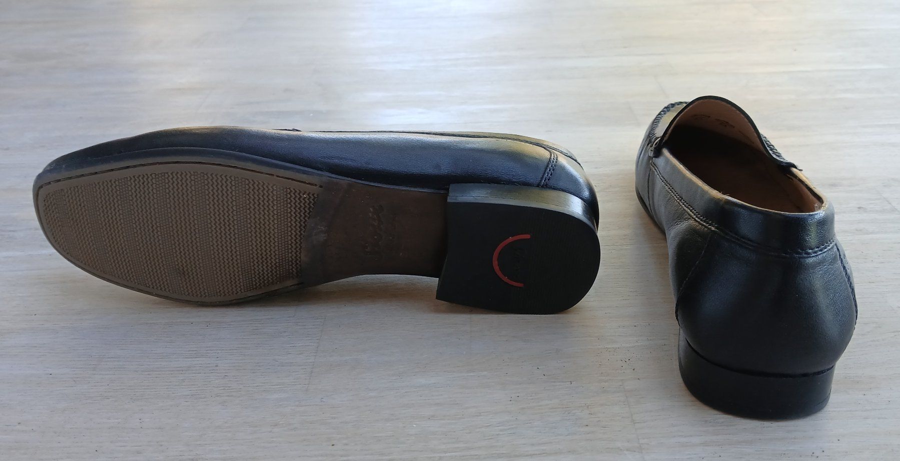 Damenschuhe: Sioux Slipper schwarz Grösse 5 – Gebraucht aus Winterthur von ste_6ggl 1