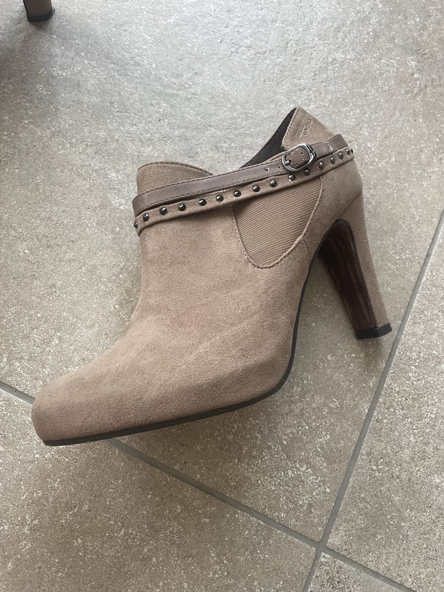 Tamaris Scarpe da donna: Tamaris 40 vera pelle – Usato da murten venduto da Ester09 2