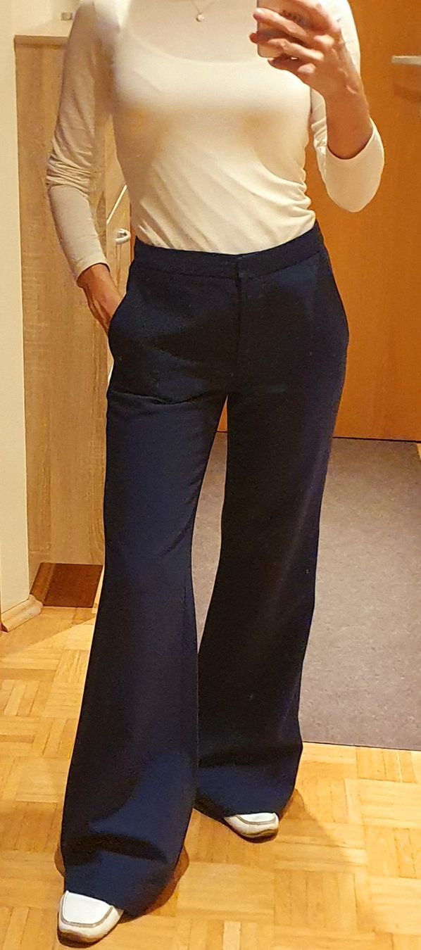 Massimo Dutti Pantaloni: Hose Massimo Dutti Grösse 34 dunkelblau – Usato da Stansstad venduto da InStyle8