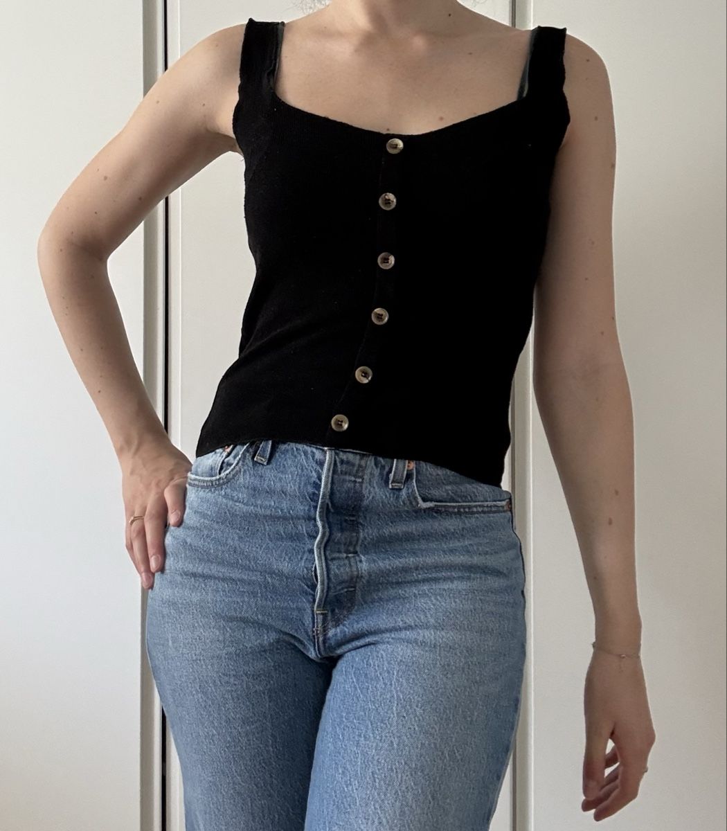 Stradivarius Top: Top Stradivarius Size S sleeveless black with buttons – Usato da Baden venduto da LucyPeckam32