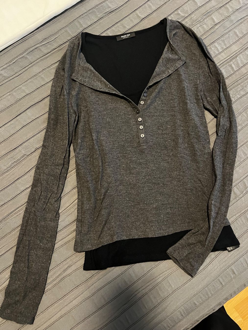 Top: Massimo Dutti double layer long sleeve shirt – Usato da Adliswil venduto da nat_7q7l 1