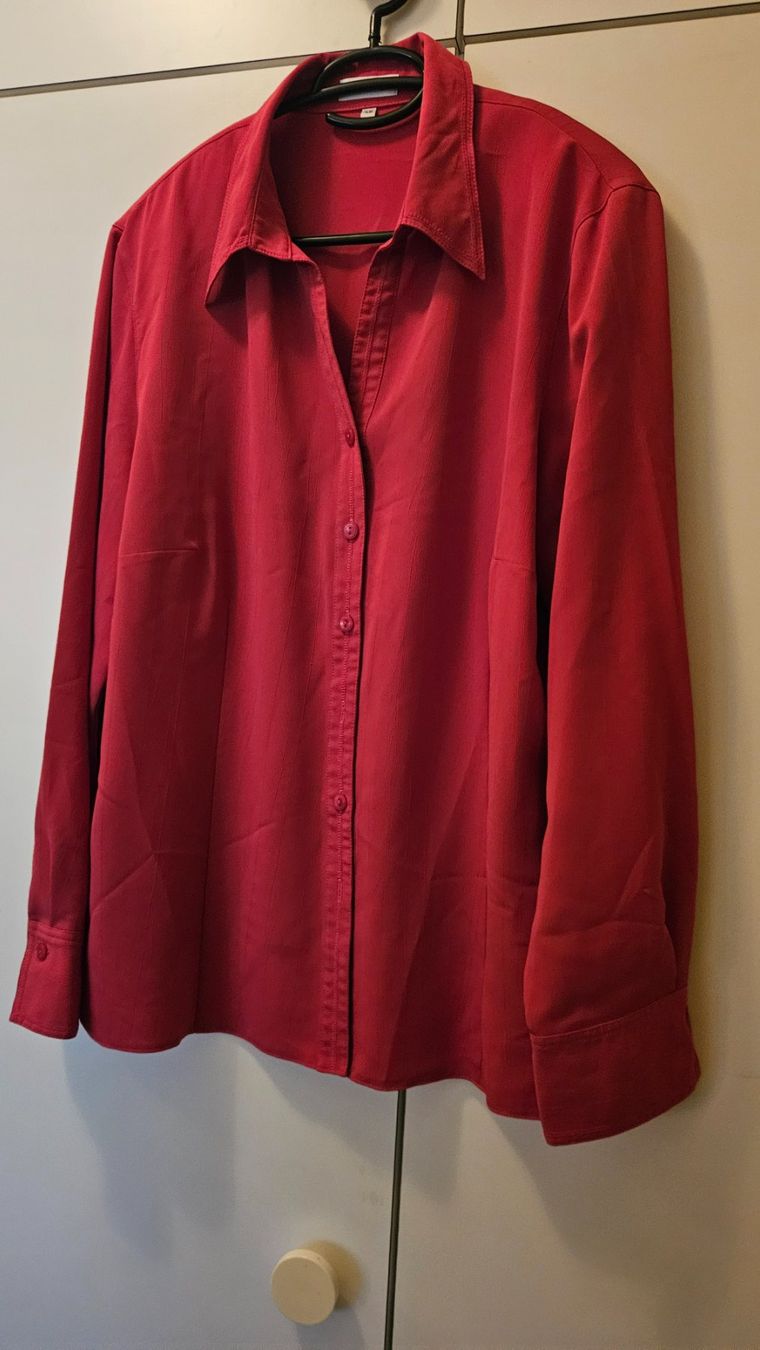 Camicette: Camicia rossa Erfo tg.48 poliestere – Usato da Melano venduto da H-Sara