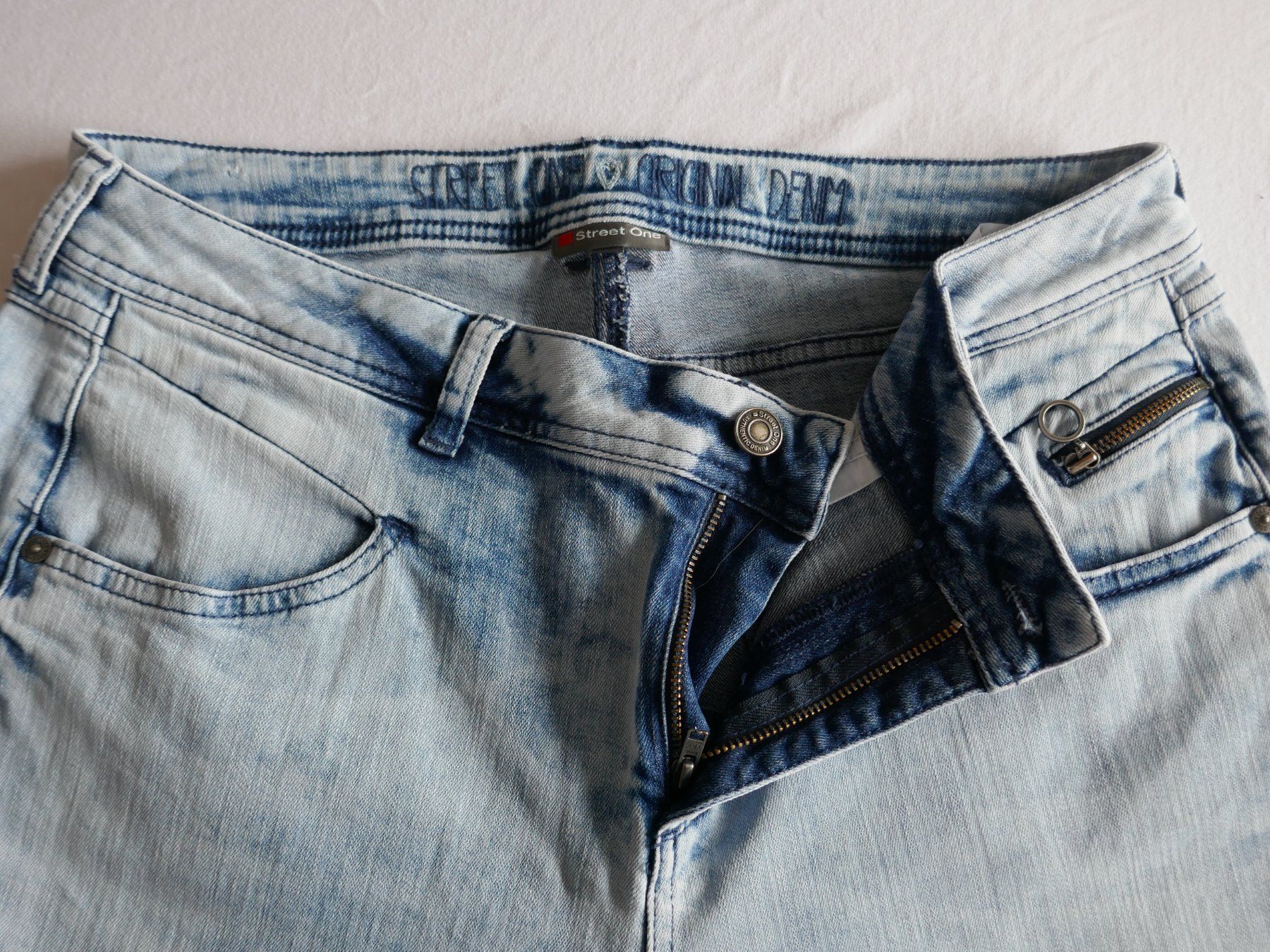 Jeans: Street One   halblange Jeanshose  -  hellblau – Usato da Volketswil venduto da Cobra22 1