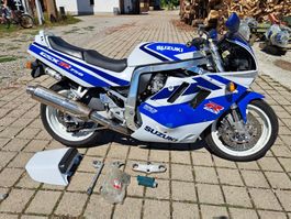 Suzuki GSX-R750 1991 Motorrad Lieferung möglich