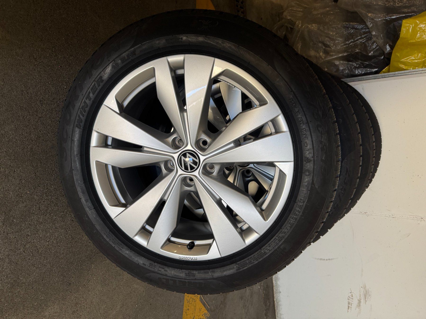 Volkswagen Pneus & Kompletträder: VW/AUDI Winterräder – Neu (gemäss Beschreibung) aus Frauenfeld von inf_gll2