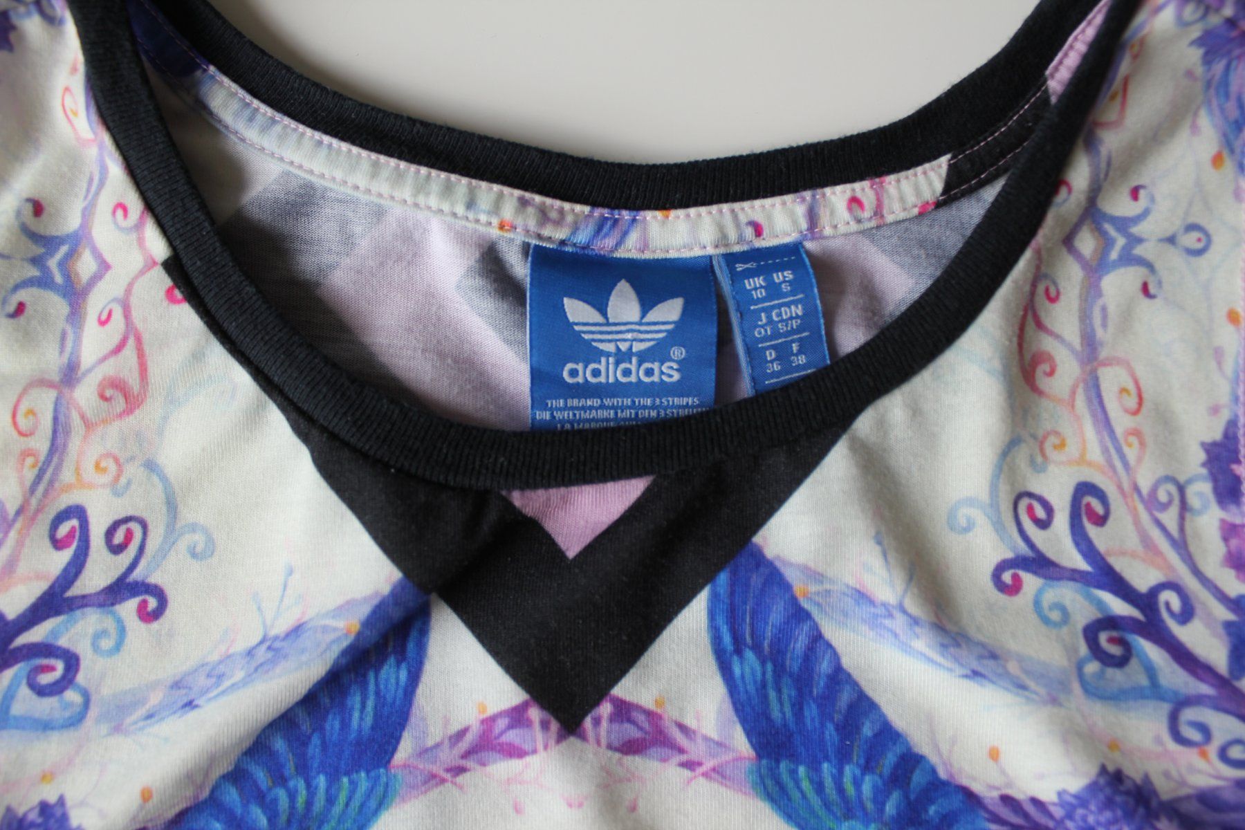 Adidas Top: Débardeur Adidas t. 36 – Usato da Peseux venduto da Gilloss 4
