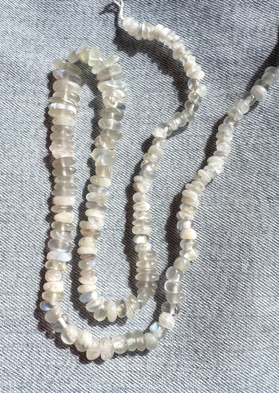 Catenine: exclusiver Mondstein wunderschön,   Strang       mit "Feuer" – Nuovo e nell'imballaggio originale da Leuggern venduto da gemshow 4