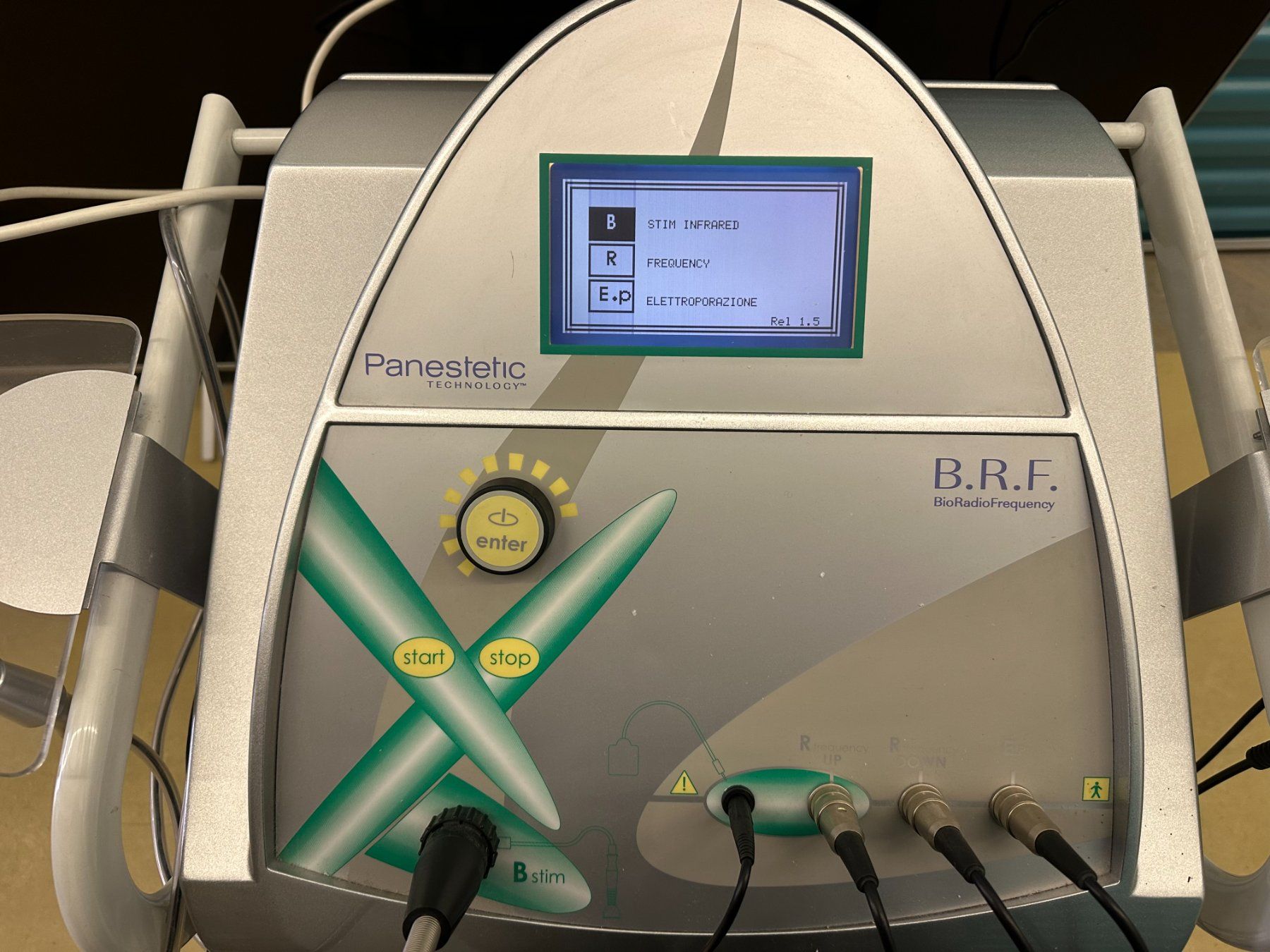 Altro per la cura del corpo: PANESTETIC B.R.F. Radiofréquence pro / Profi RF Gerät – Usato da Villars-Tiercelin venduto da Xla