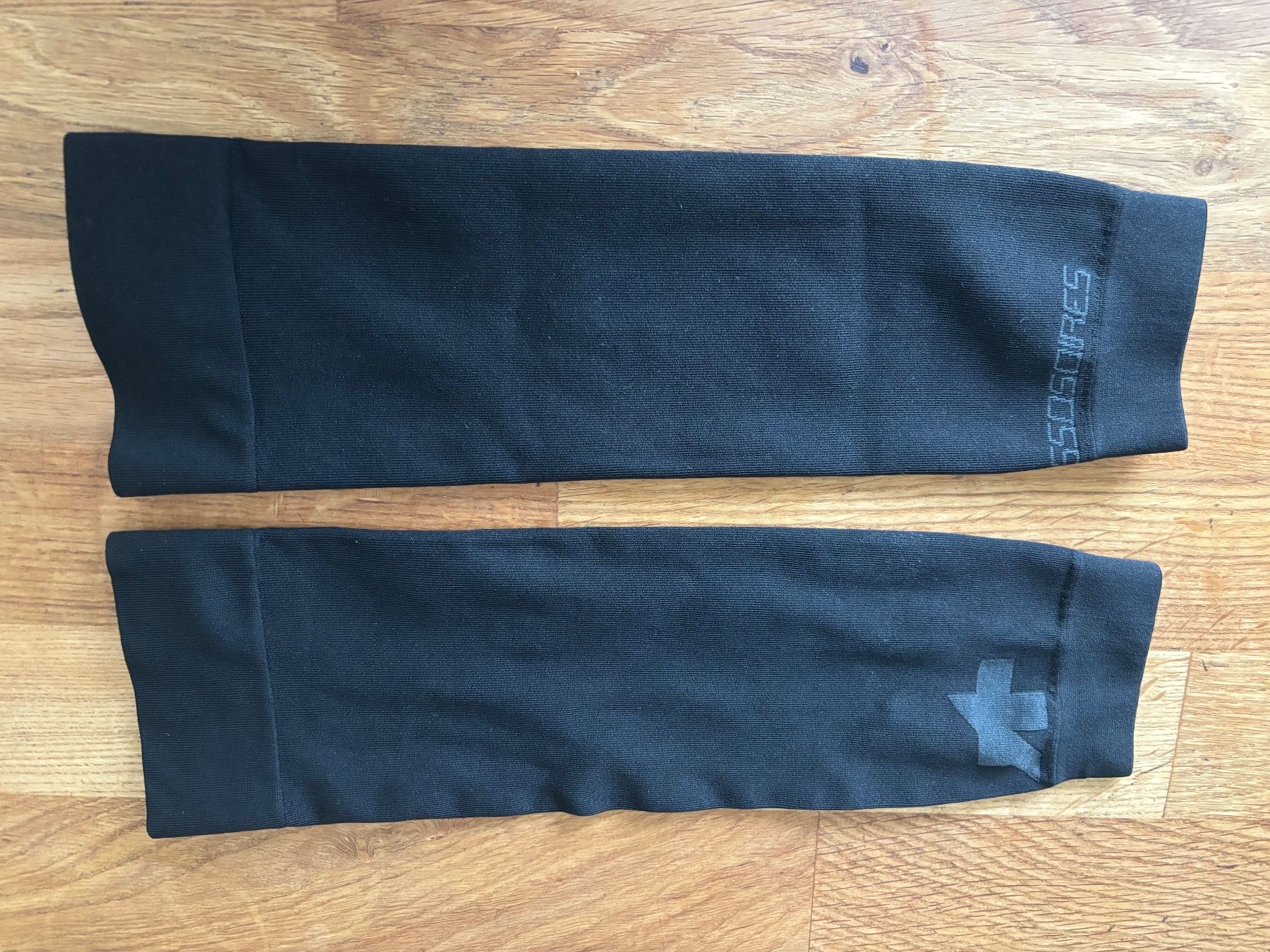Pantaloni: Assos Kniewaermer p1 und Size1 – Usato da Geuensee venduto da sonnetje