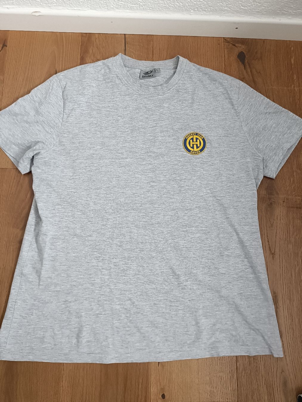 T-shirt: HCD T-Shirt L – Nuovo (secondo la descrizione) da Bachs venduto da NBAJames