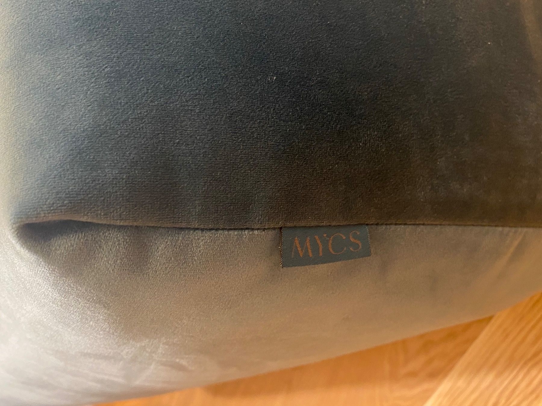 Hocker: Design Hocker Mycs Pyllow Sofasystem aus Samt Ottoman – Neu (gemäss Beschreibung) aus Bern von floorball_zoro 3