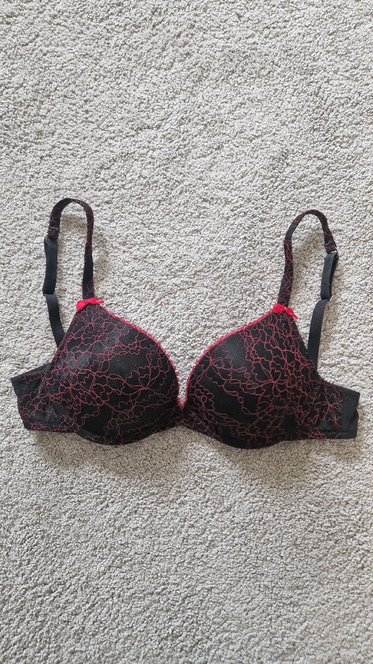 Sonstige Unterwäsche: BH. 75B. Push-up. – Neu (gemäss Beschreibung) aus Zug von opo_cy5d