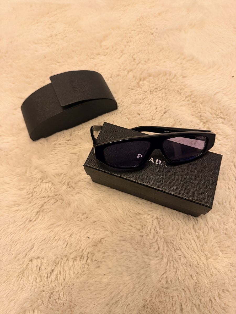 Prada Lunettes & Verres: Occhiali da sole Prada originali – Neuf (Voir description) à Ibach par MR_store 1