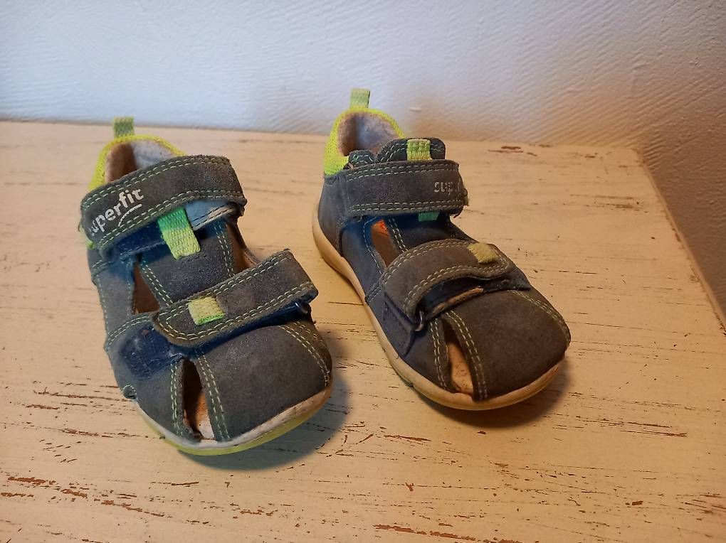 Scarpe per ragazzi: Superfit Sandalen Gr.22 – Usato da Herznach venduto da ann_jnm8
