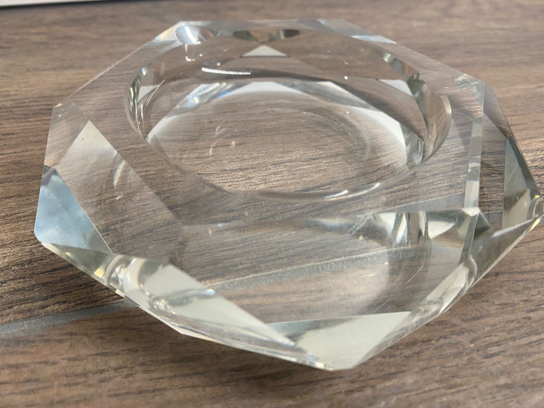 Cendriers: Aschenbecher aus Glas transparent Diamantform – D'occasion à Pratteln par a23_j2gs