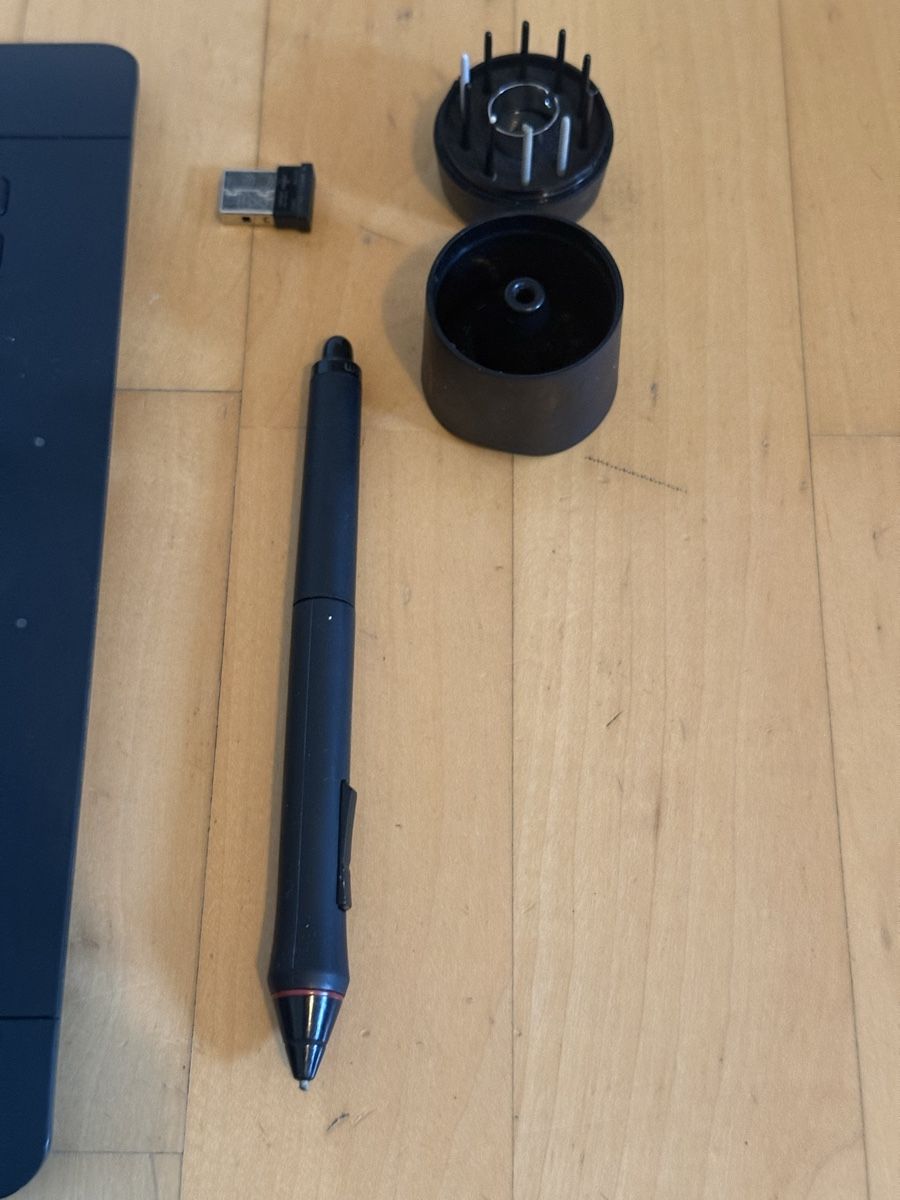 Wacom Tablet PC: Wacom Intuos Pro Creative Pen Tablet Medium PTH-651 – Usato da Zürich venduto da Xaverwenzinger 2
