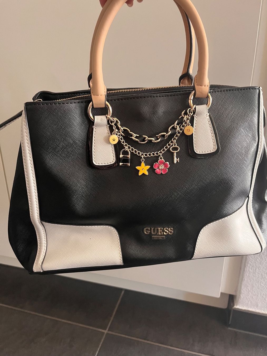 Guess Borse da donna: Guess Tasche – Usato da Hausen AG venduto da gse_88xs