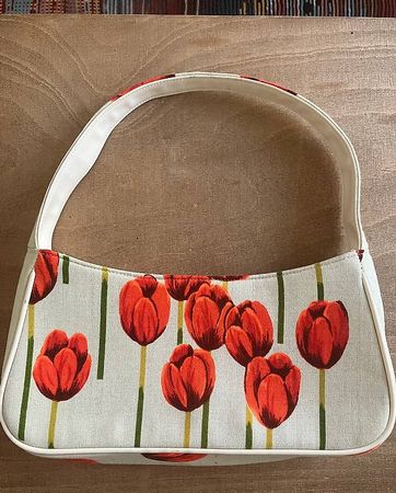 Handtasche mit Tulpen Motiv