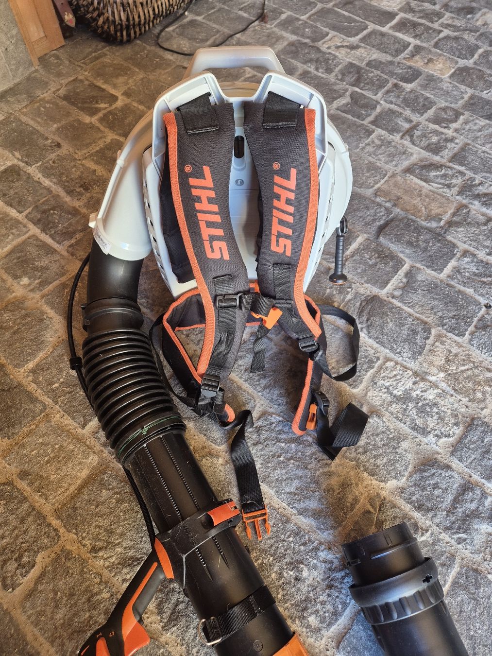 Stihl Soffiatori & Aspiratori per foglie: Stihl BR 800 C Laubbläser – Nuovo (secondo la descrizione) da St. Gallen venduto da ammann83 5