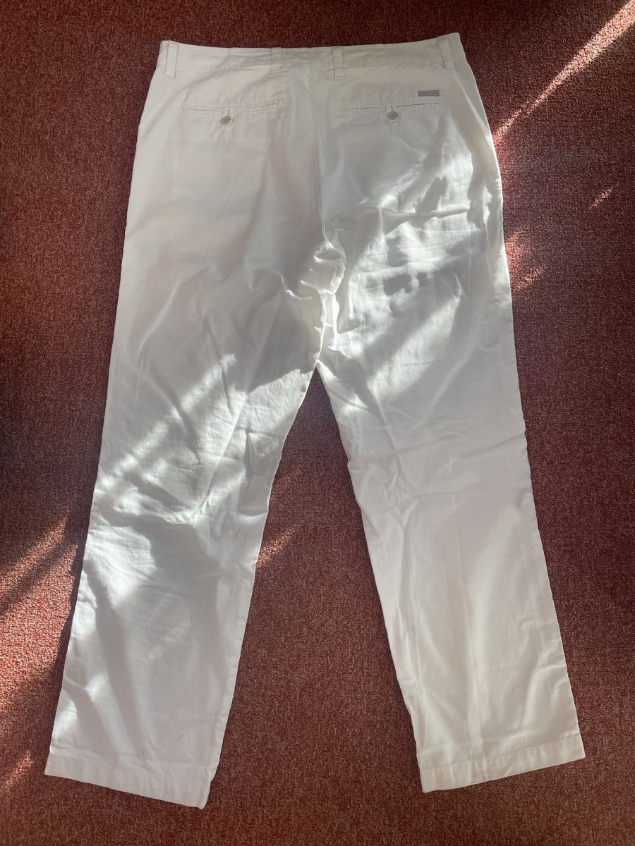 Calvin Klein Pantaloni: Calvin Klein white pants – Usato da Bassins venduto da Neskwyk 3
