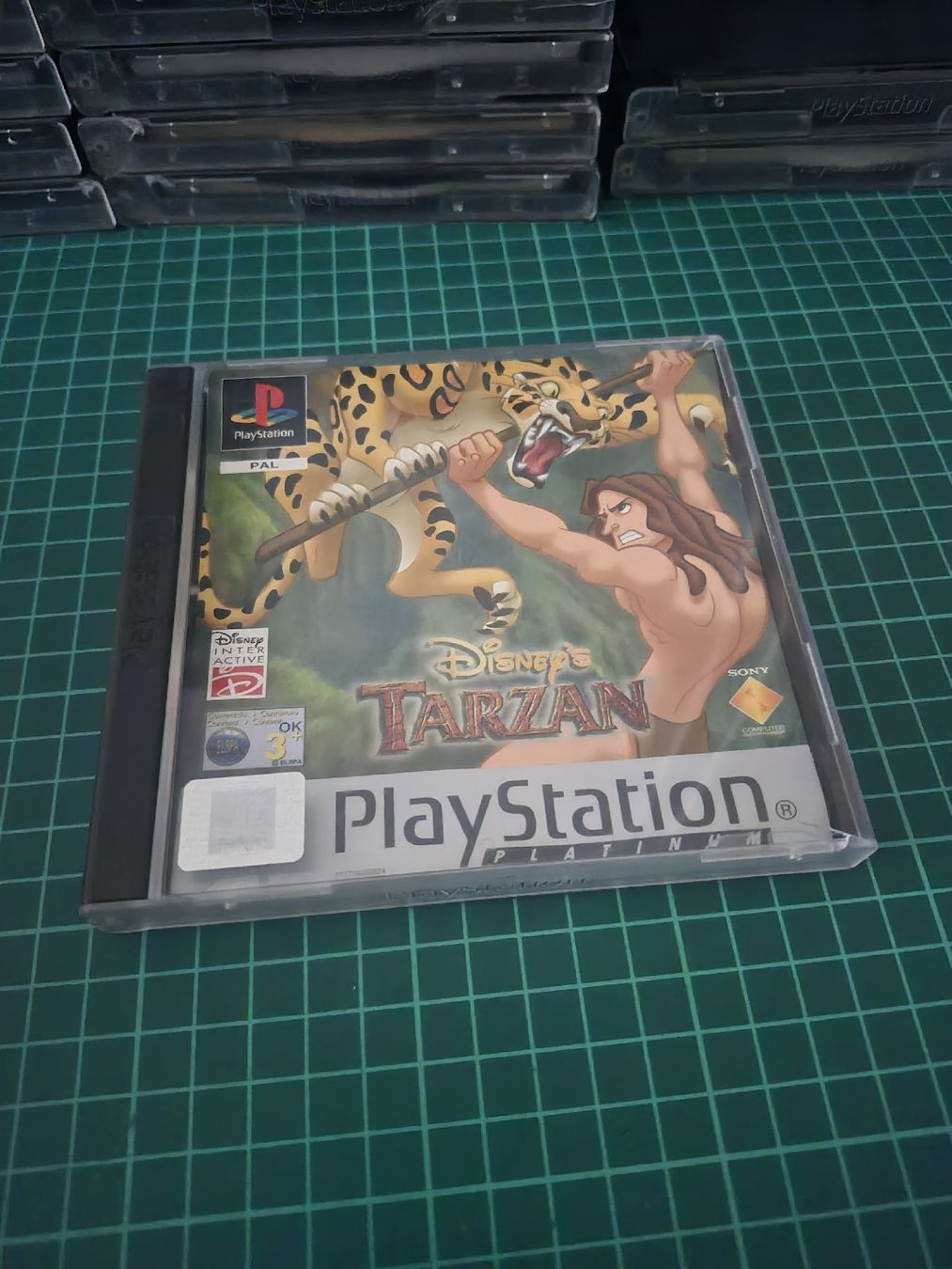 Sony Spiele: Disney's Tarzan Platinum PS1 - PAL Swiss Version Mint! – Gebraucht aus Meyrin von Retro-GZ