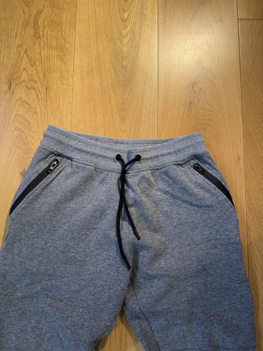 Zara Pantaloni: Zara trousers M – Usato da Clarens venduto da Ian_calvin 1