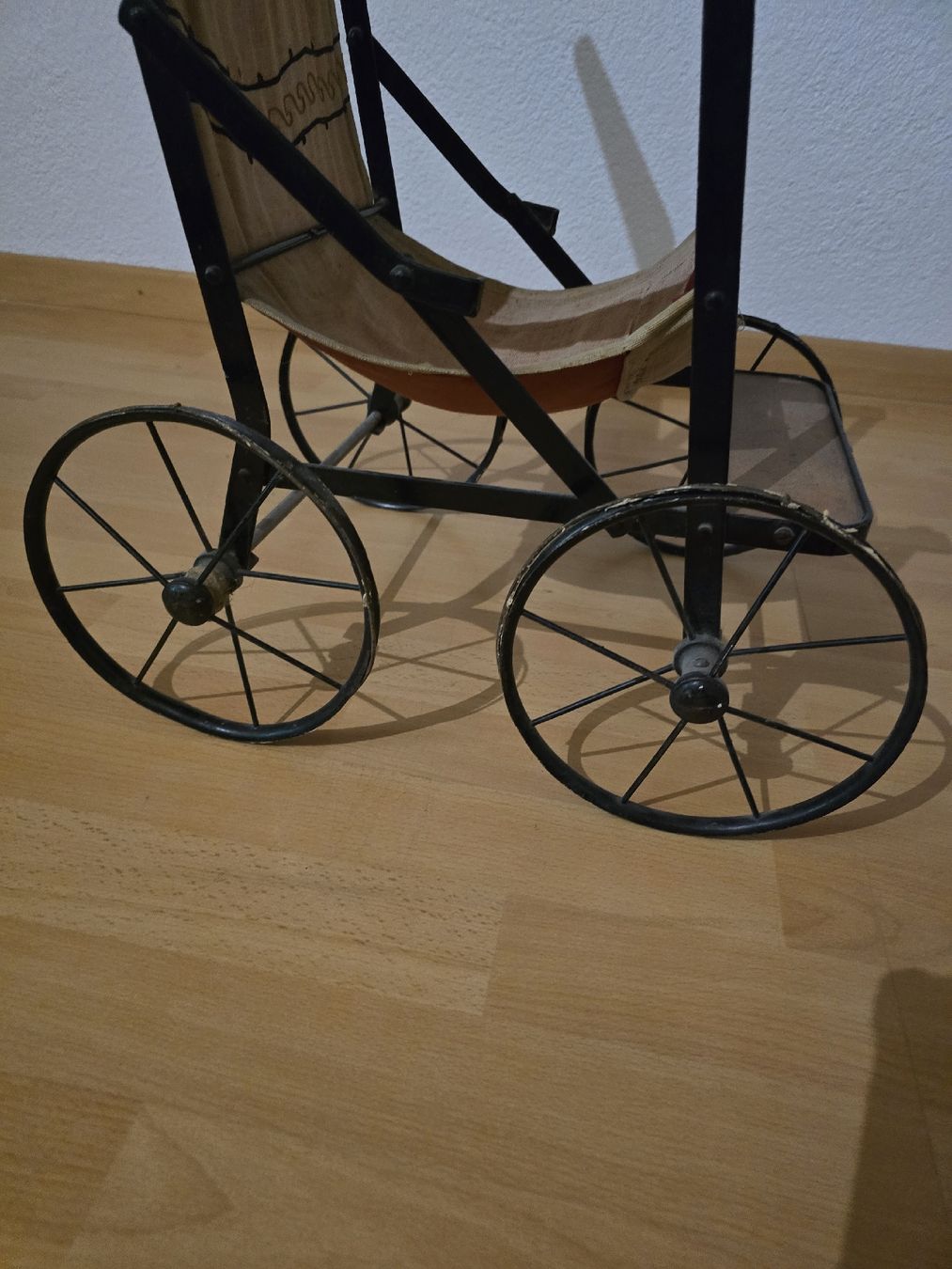 Puppenwagen: antiker Puppenwagen  – Defekt aus schlattingen von Sprongebob 2