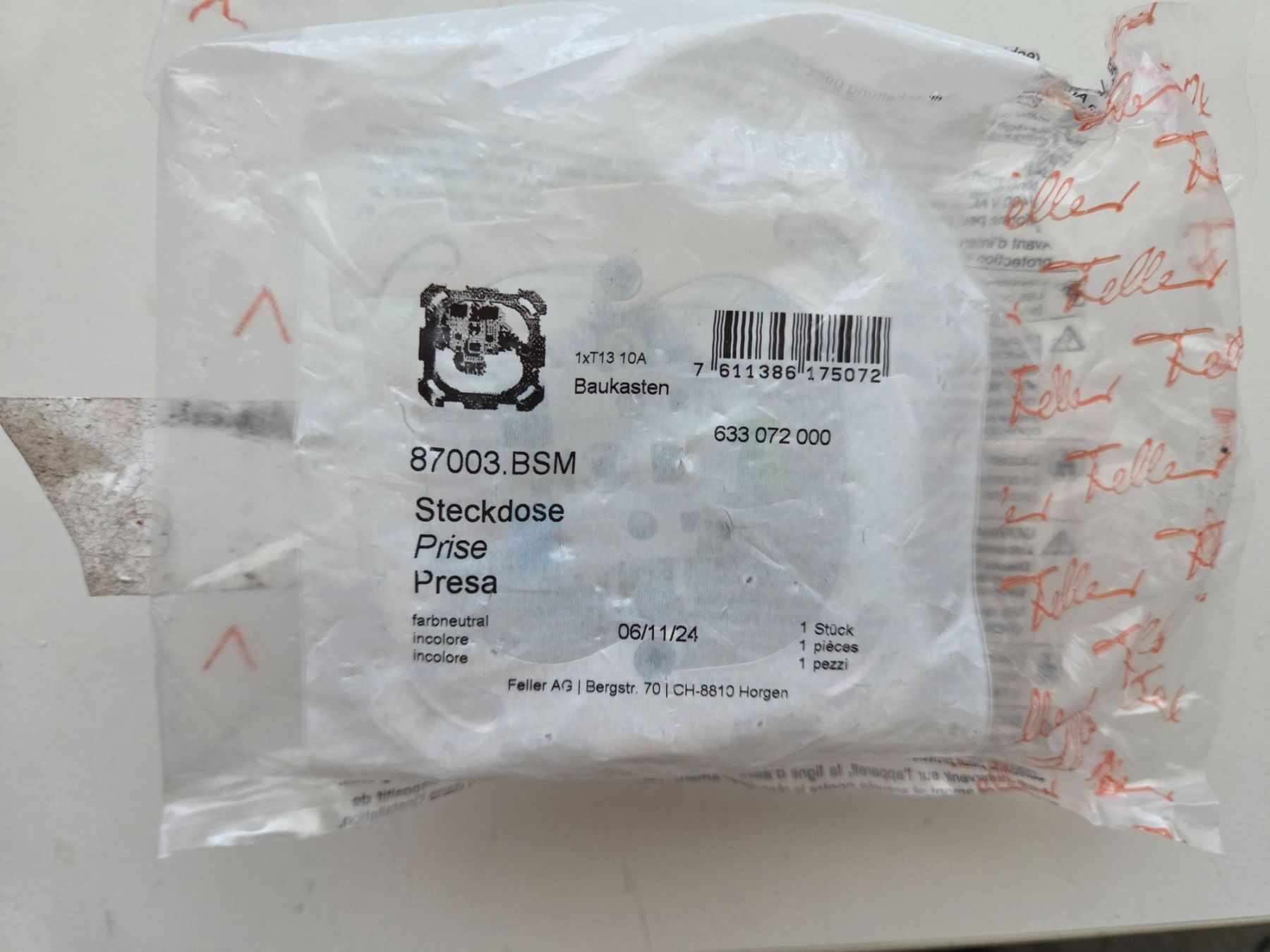 Feller Spine: Steckdose  T13 Feller 1xT13 10A, Einsatz – Nuovo e nell'imballaggio originale da Zürich venduto da eymen20