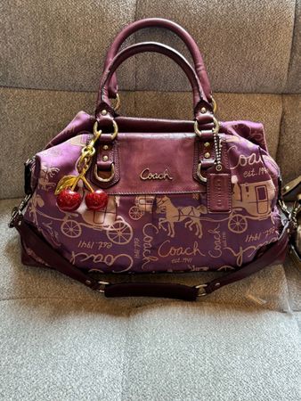 Handtasche Coach lila mit Muster, guter Zustand
