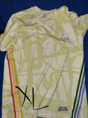 Adidas T-Shirt Love Unites gelb gemustert Grösse XL