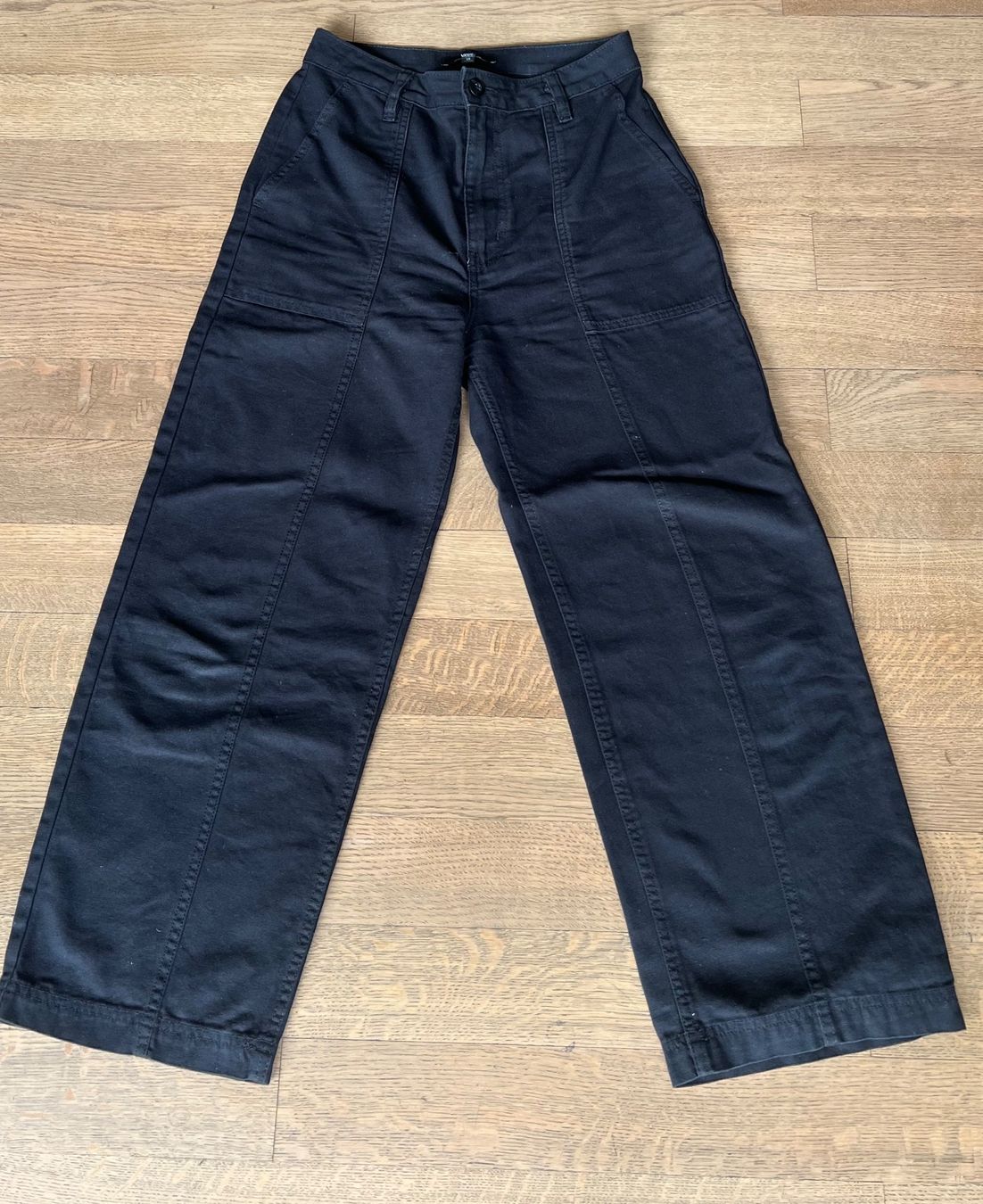 Vans Pantaloni: Vans pantalon noir en toile – Usato da Genève venduto da ohfildutemps