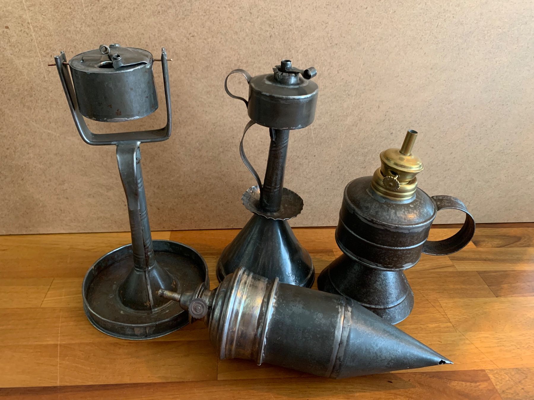 Lampade: 2 Öllampen und 2 Petrollampen – Usato da Winterthur venduto da sommer_2019 1