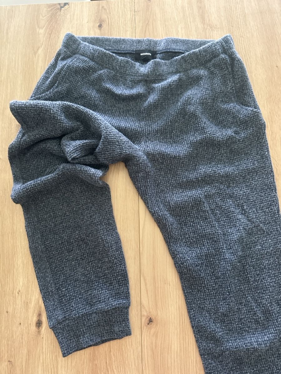 Pantalons: Monrow-Hose, neuwertig, blau – Neuf (Voir description) à Zürich par ele_nwb7 1