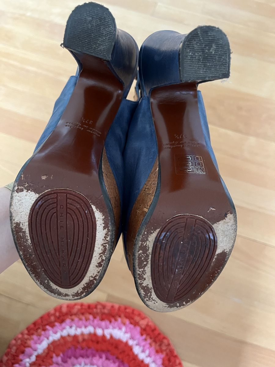 Chie Mihara Damenschuhe: Chie Mihara Plateau Sandalen – Gebraucht aus Lengwil von jan_8wtz 2