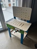 Werkbank (Hape) und Akkuschrauber-Koffer (Bosch)