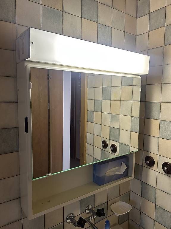 Armadietti a specchio: Spiegelschrank Bad/ WC ,2 Stk – Usato da Stans venduto da Benzen