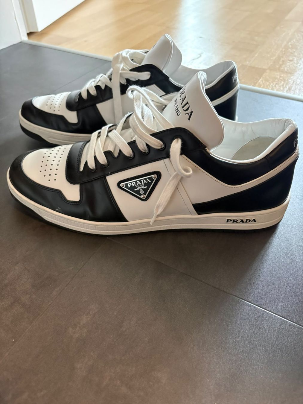 Prada Scarpe da uomo: PRADA Downtown Sneakers - Size 12 – Usato da Laupen BE venduto da rol_x28y 2