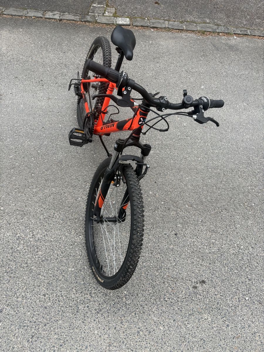 Decathlon Velos: VTT Rockrider 500 de B'Twin 24’’ - Orange, prêt pour l'été! – Gebraucht aus Bière von jojo112 2