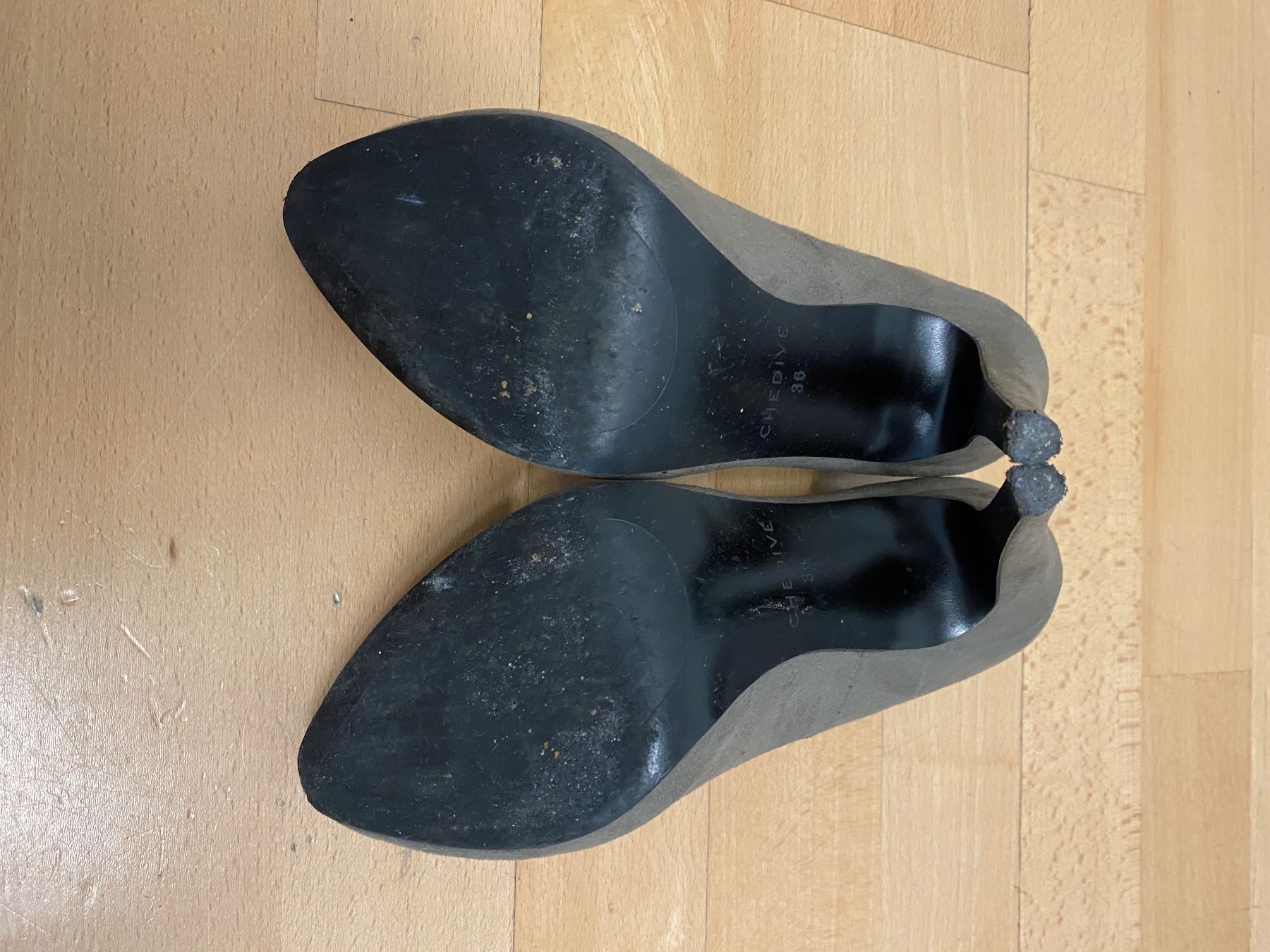Scarpe da donna: Pumps Chedivé 36 – Usato da Basel venduto da chi_rd5w 2