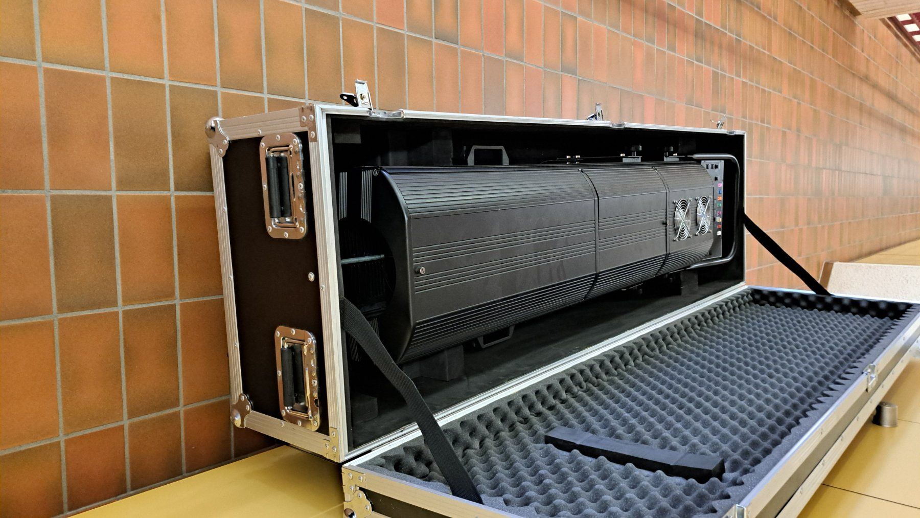 Lampen: verfolger eurolite SL 1200LD – Gebraucht aus Sirnach von Jockey4 4