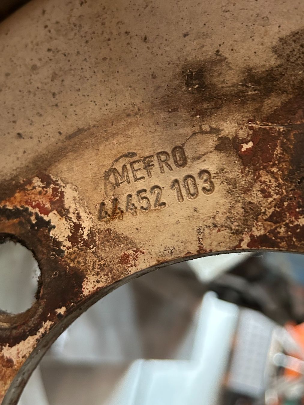Traktoren: Pneu mit Felgen – Gebraucht aus Gommiswald von kl98 4